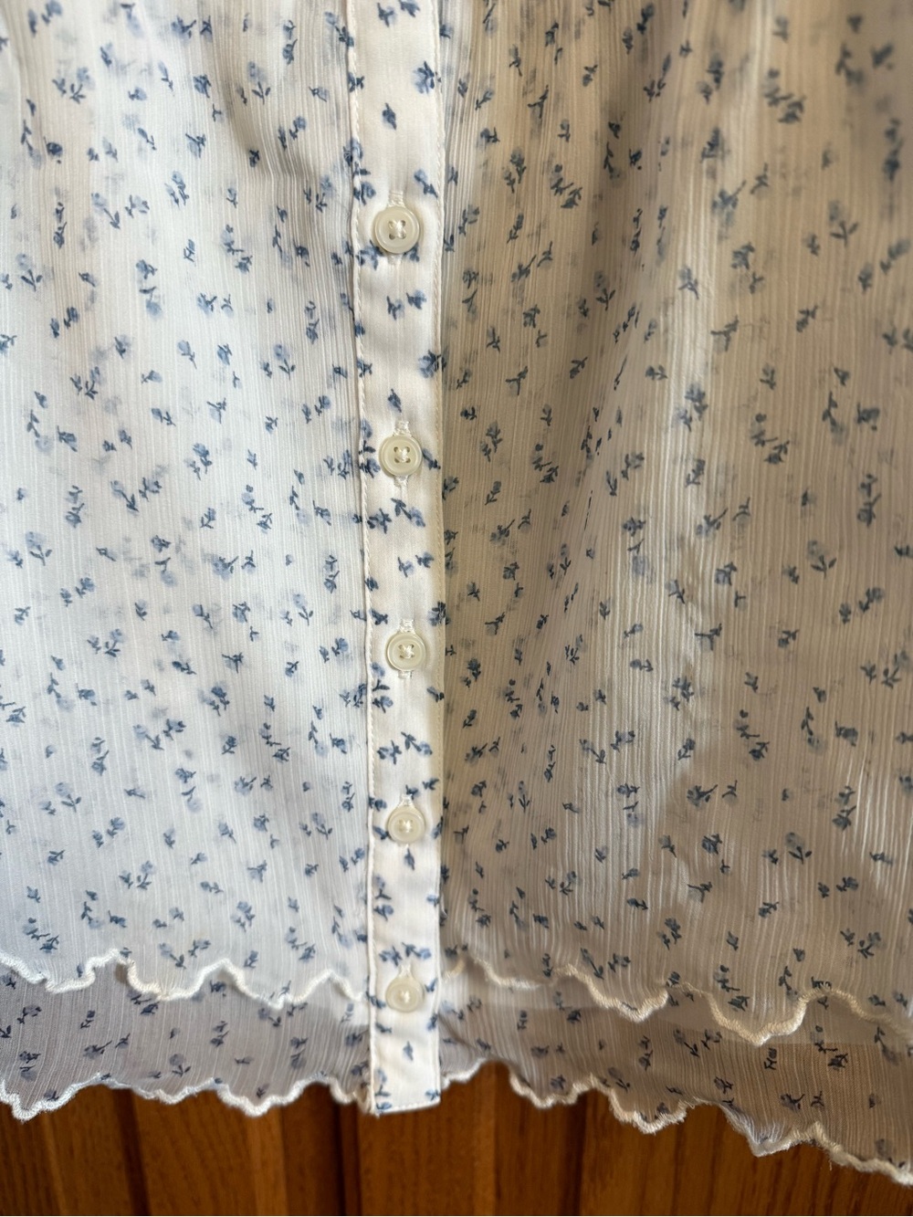 Hollister White Cami with Light Blue Floral Print - Picture 4 of 5